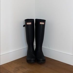 Tall black Hunter women’s rain boots